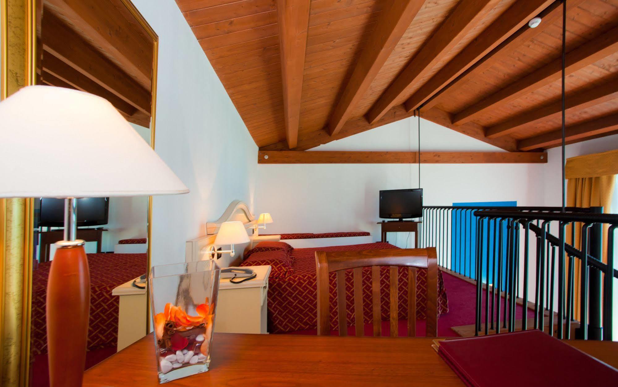 Hotel Marzia Holiday Queen Caorle Ngoại thất bức ảnh